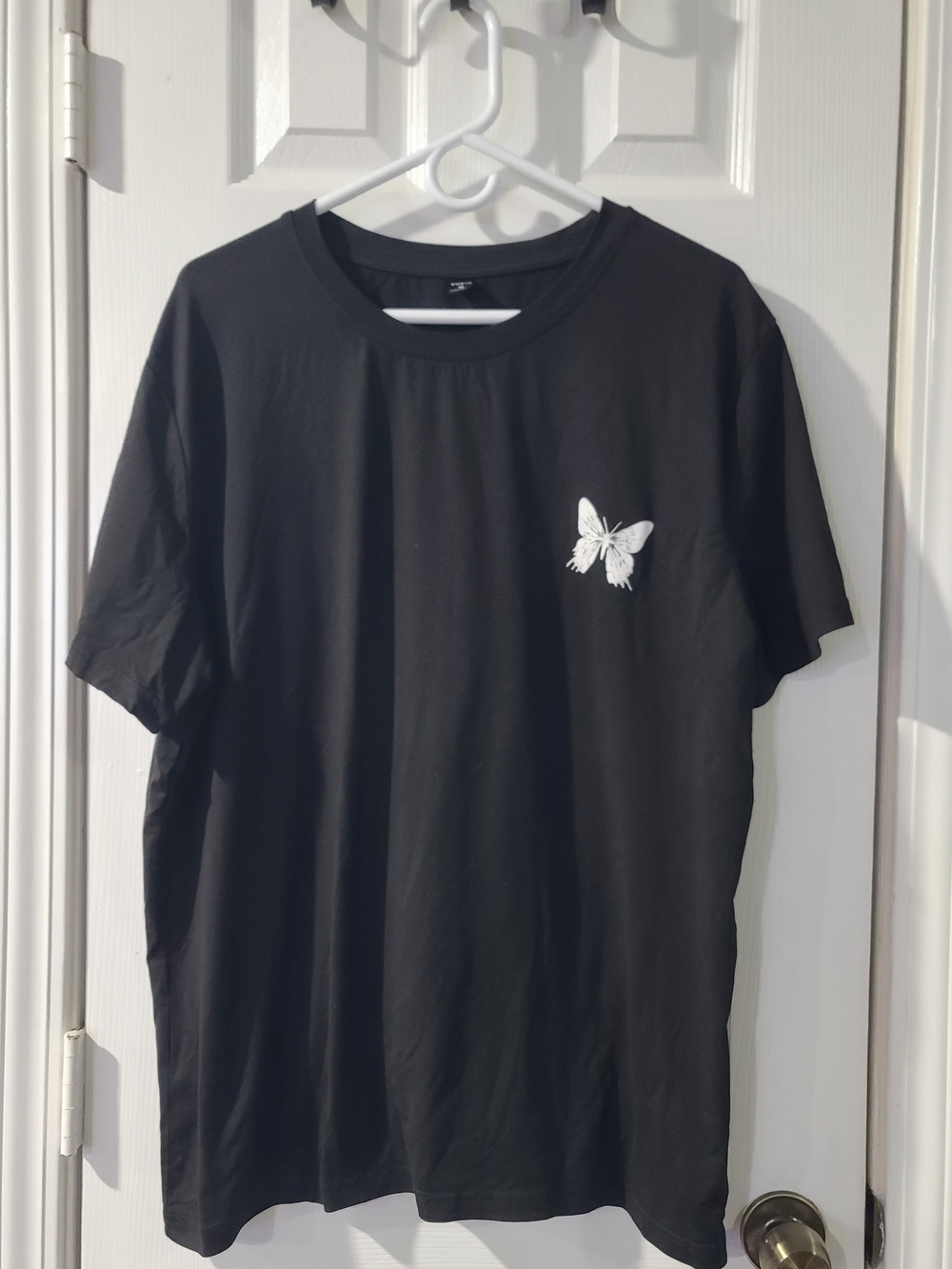 SHEIN Black Short Sleeve Tee with White Butterfly Chest Graphic XL